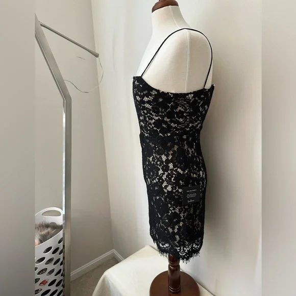 NWT Lulu’s Lace Dress size M - Picture 4 of 6